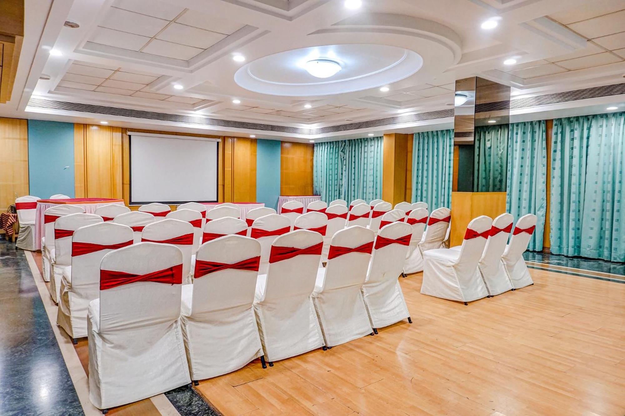 The Ambassador Hotel Pune Exterior foto