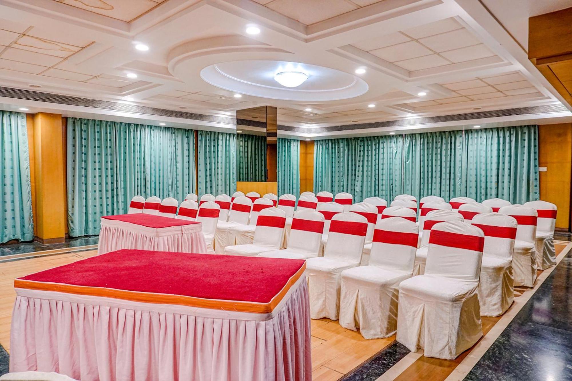The Ambassador Hotel Pune Exterior foto